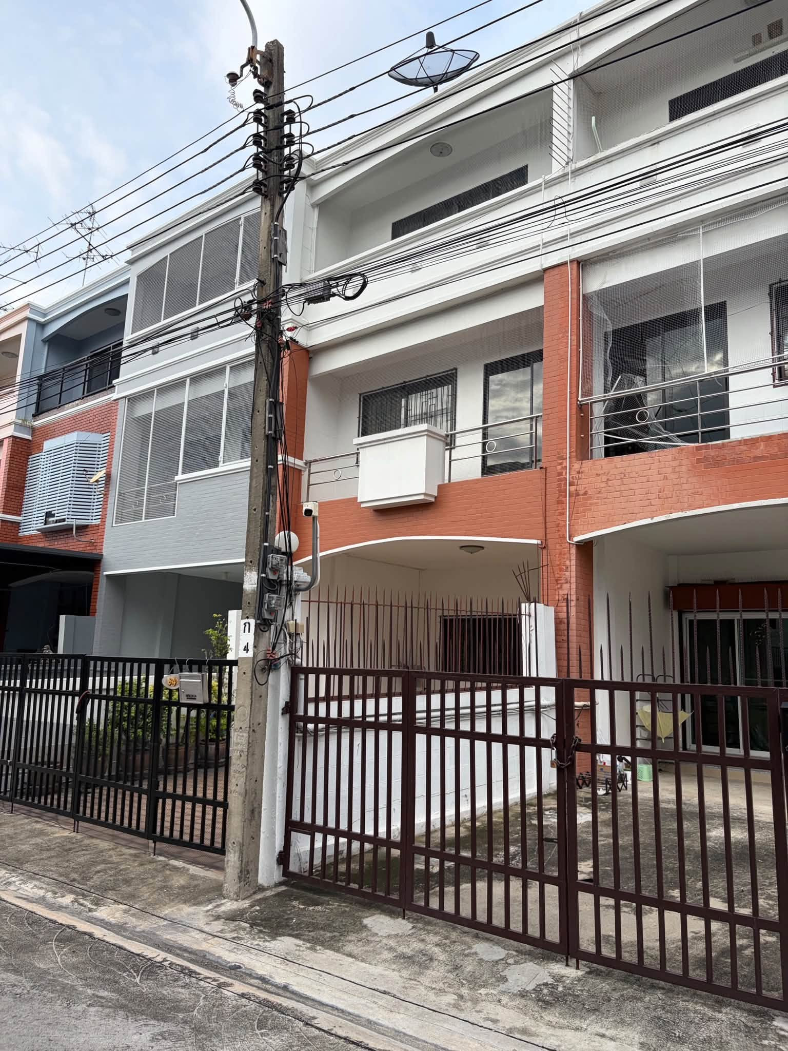 Home Office for rent, 3 floors, 5 levels | Sukhumvit 93, On Nut–Bang Chak location | Company registration possible Home Office for rent, 3 floors, 5 levels | Sukhumvit 93, On Nut–Bang Chak location | Company registration possible