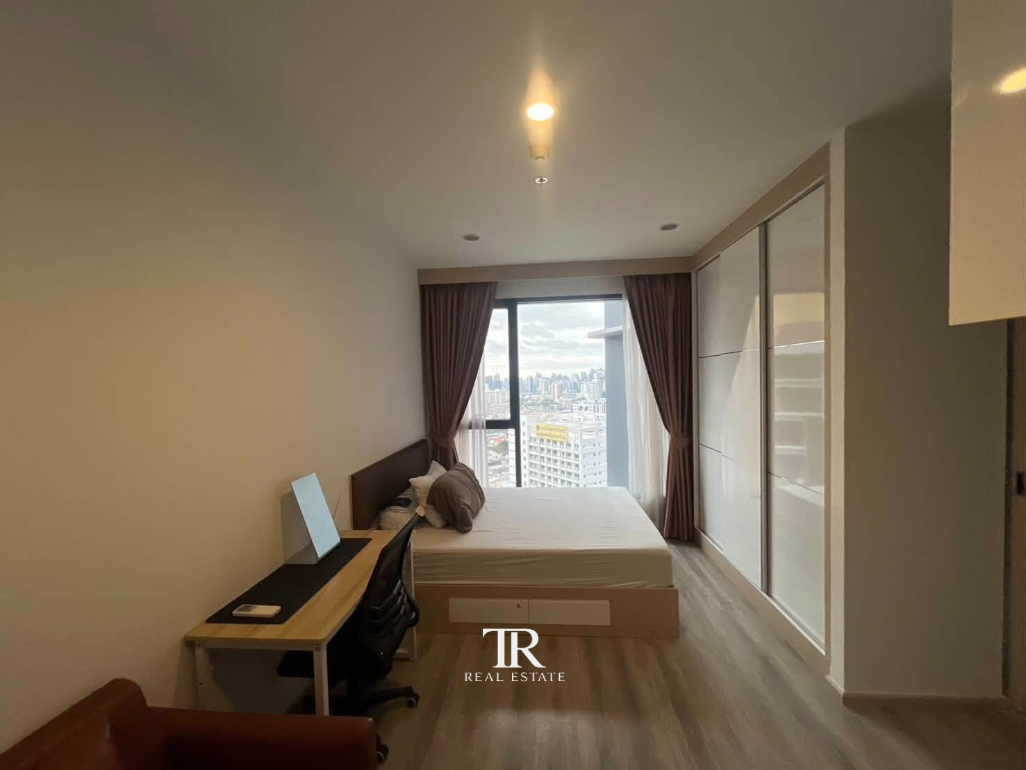 🏡 ให้เช่า IDEO Mobi Asoke | Studio | 28 ตร.ม. | ชั้น 31 | อโศก-เพชรบุรี | 💰18,000 บาท/เดือน | LINE: @944hjngx | รหัสทรัพย์: UE0089