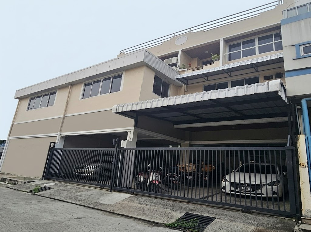 ให้เช่าบ้านโฮมออฟฟิศ  6 ชั้นเนื้อที่ 50 ตร.ว พื้นที่ใช้สอย 580ตร.ม 6ห้องนอน 6ห้องน้ำ  ถนนสุขุมวิท 103 ซอยอุดมสุข ราคาเช่า 60,000 บ/ด  – รูปที่ 2