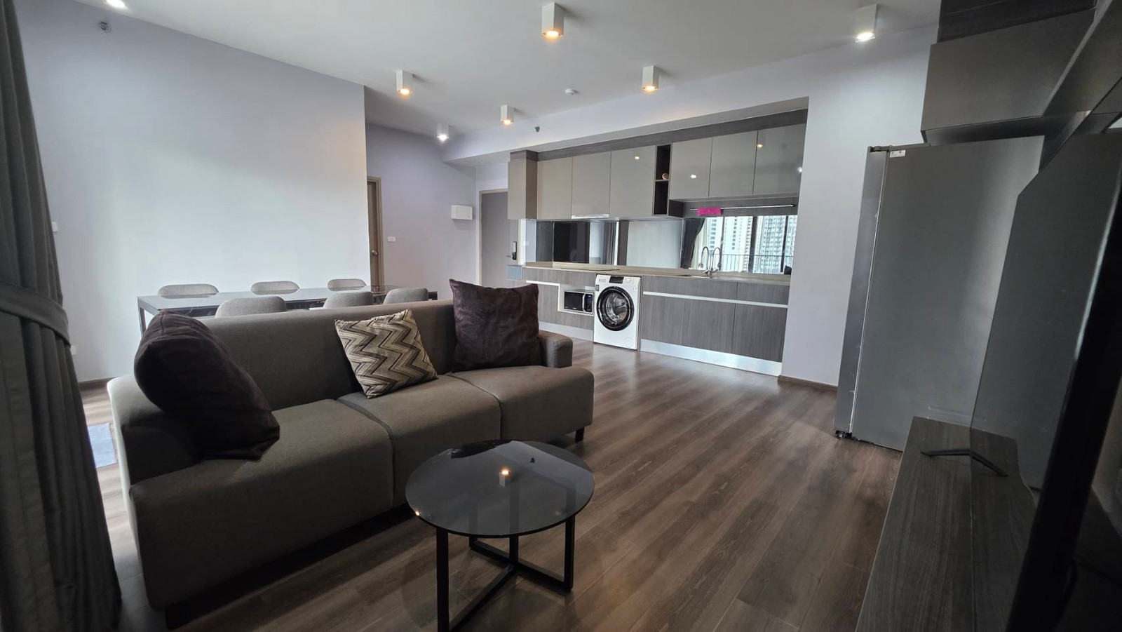 IDEO Rama 9 - Asoke, 2 bedrooms, 2 bathrooms, 72.13 sq m., 10th floor, city view. IDEO Rama 9 - Asoke, 2 bedrooms, 2 bathrooms, 72.13 sq m., 10th floor, city view.
