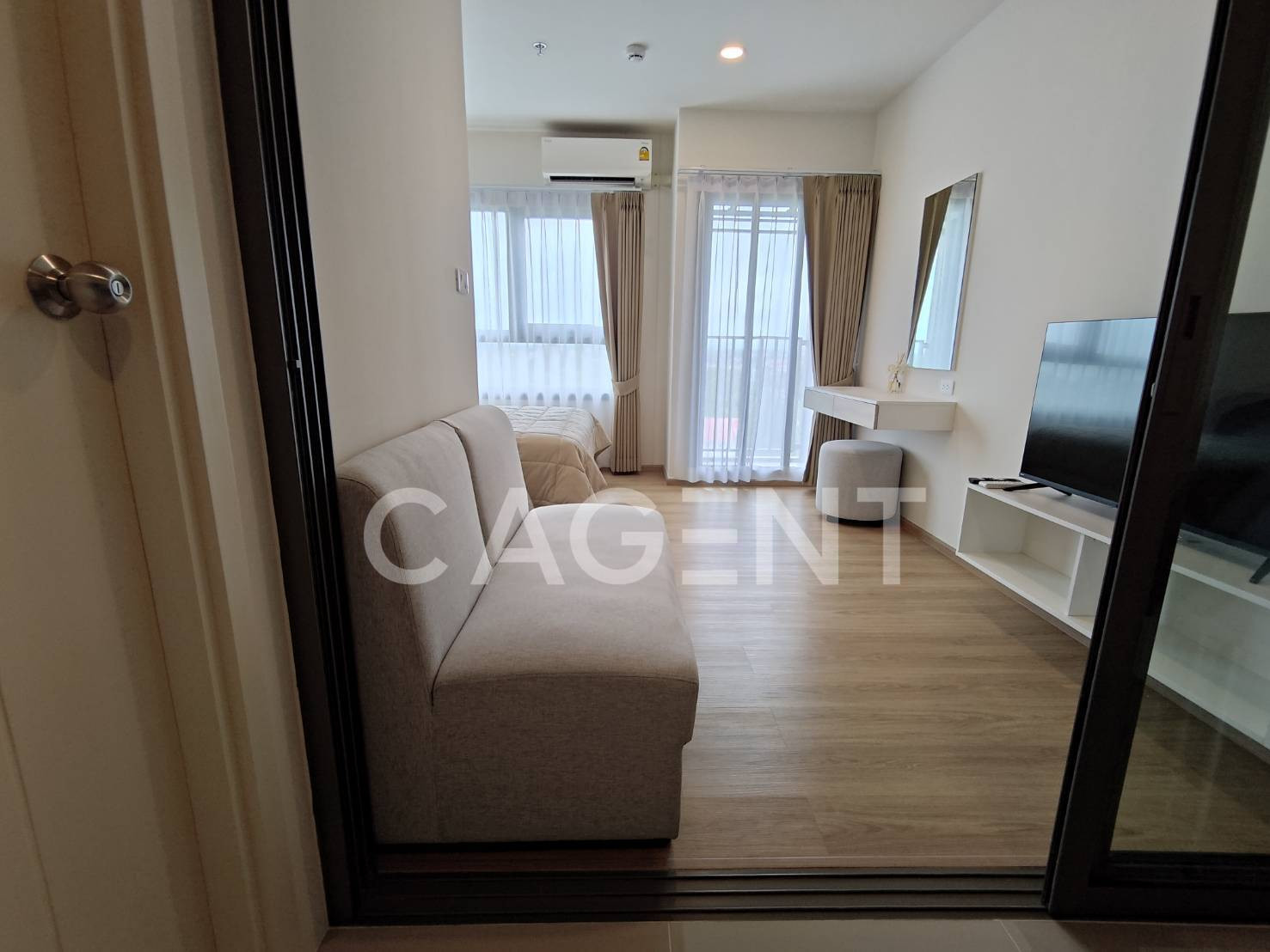 Condo for rent “Escent Ville Suphanburi“ new condo next to Robinson Lifestyle Suphanburi. Condo for rent “Escent Ville Suphanburi“ new condo next to Robinson Lifestyle Suphanburi.