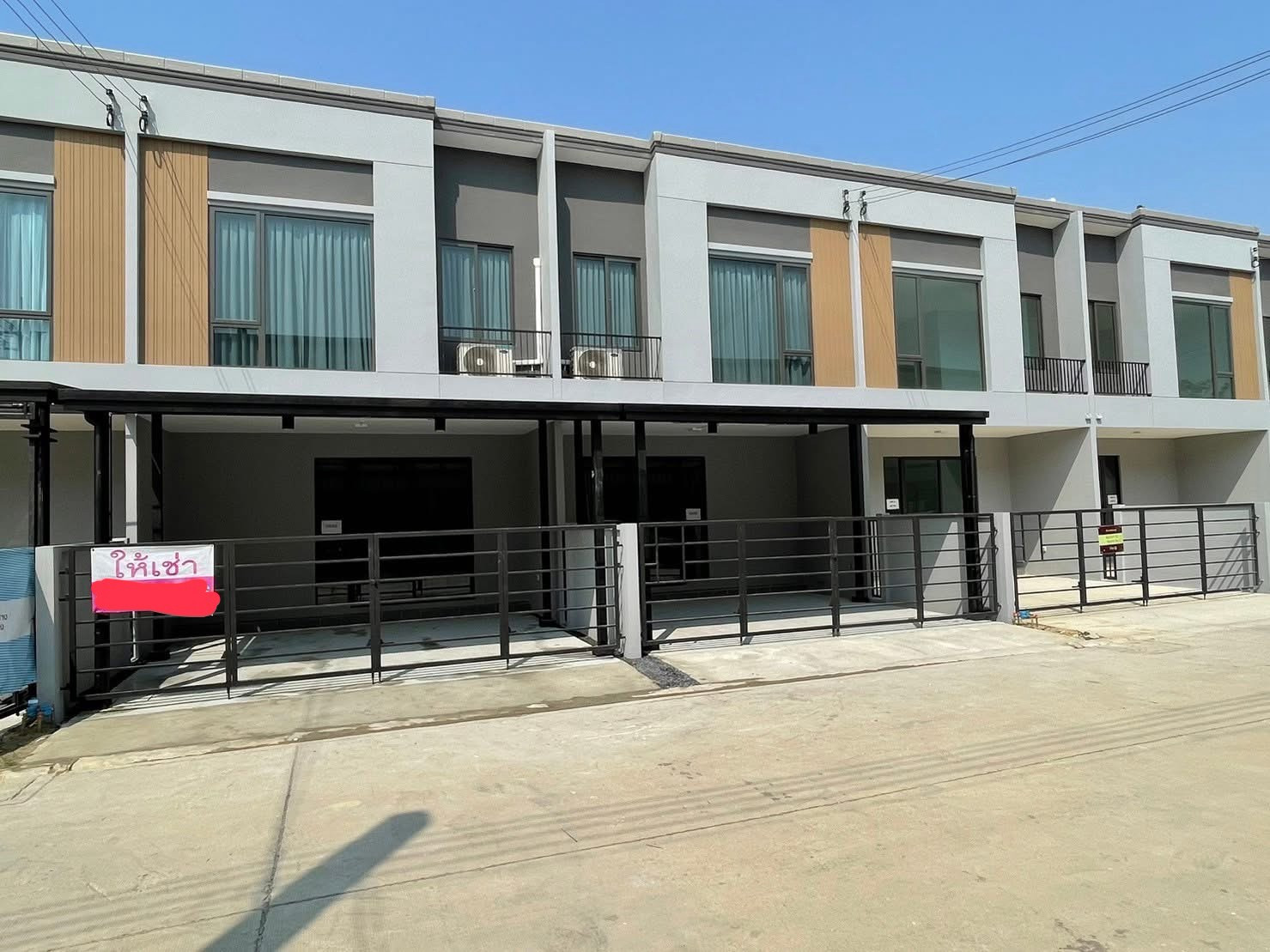 Beautiful house, pets allowed 🐱🐶, near Mega Bangna, ready to move in on 24 Nov. Beautiful house, pets allowed 🐱🐶, near Mega Bangna, ready to move in on 24 Nov.