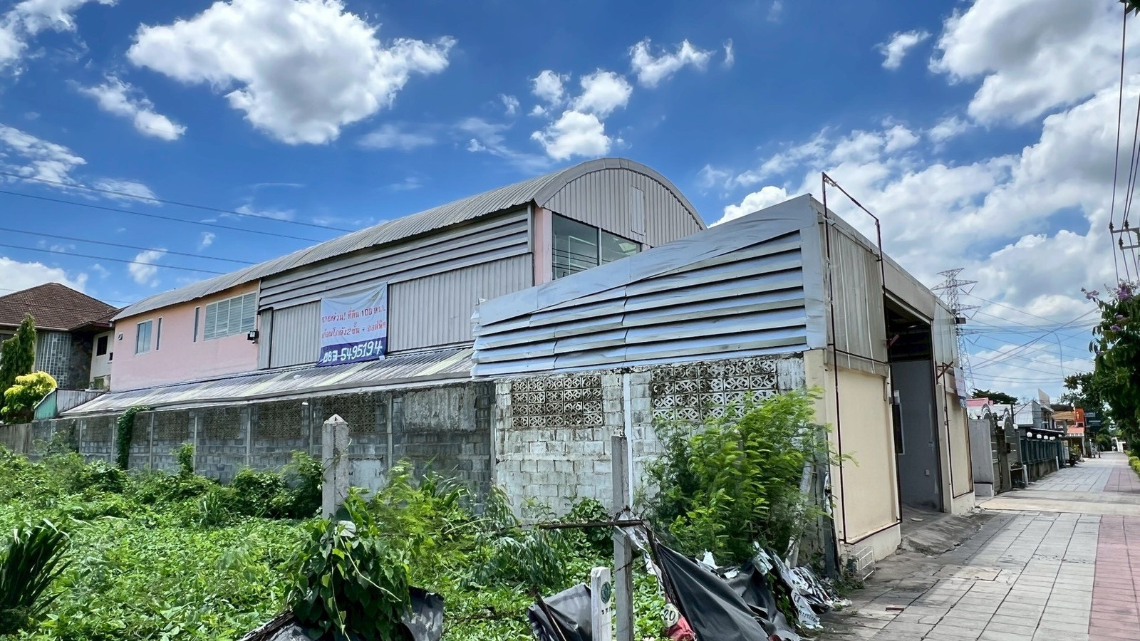 Warehouse + office, Phutthamonthon Sai 2, area 1 ngan (100 sq m),  selling himself 088-8961661