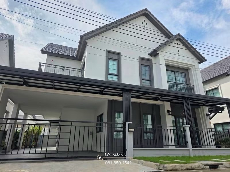 ขาย/เช่า บ้านหรู พร้อมอยู่ หมู่บ้าน Centro บางนา ตกแต่งบิ้วท์อินครบ 