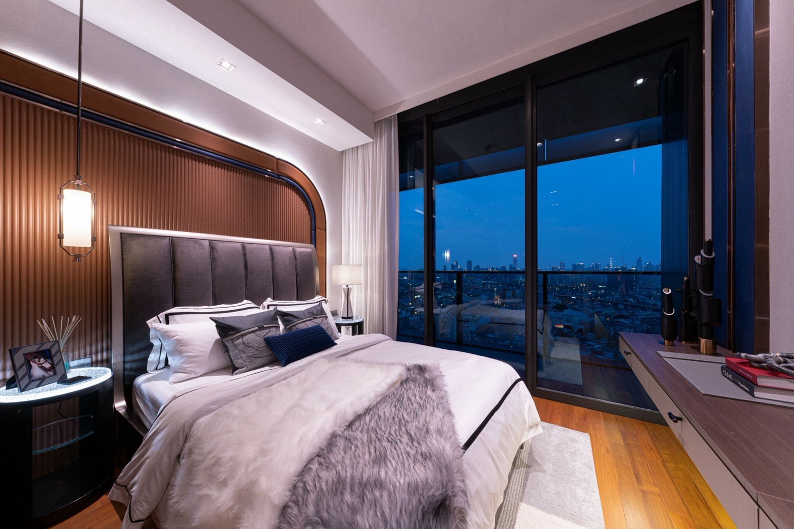 For rent: Banyan Tree Residences Riverside Bangkok — luxury room along the Chao Phraya River. For rent: Banyan Tree Residences Riverside Bangkok — luxury room along the Chao Phraya River.