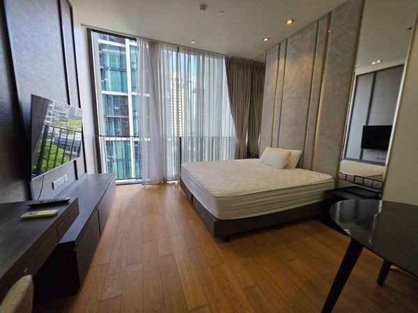 FOR SALE ( STUDIO 33.5 SQ.M )  CORNER  @10,500,000 BAHT    --NEGOTIATION--