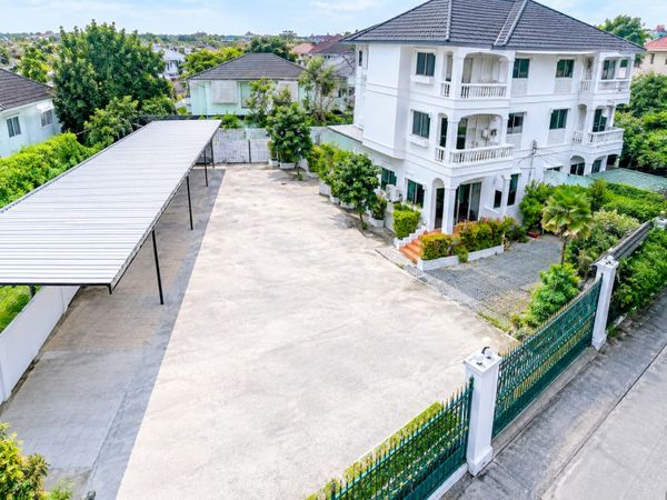 2Shophouse Units Home Office 9Beds Nawamin 109–113 Phothalai Golf Park 3Storey Lertlah Kaset-Nawamin