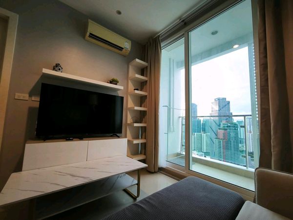 ✨🍃 33rd floor | North facing | Beautiful open view, cool breeze | Warm, beautifully decorated room, Rama 9 location, near RCA, convenient travel.