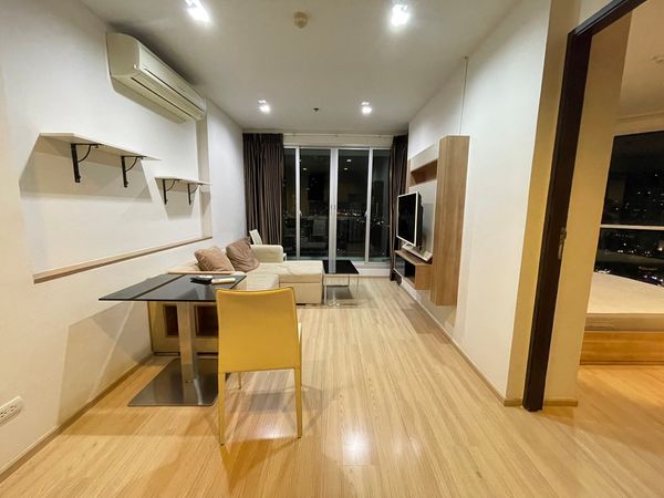 Rhythm Sathorn, River View, Corner Room, Fully Furnished, Close to bts Saphan Taksin, Available For Rent