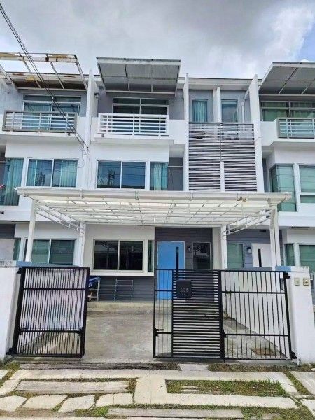 #ขายทาวน์โฮม3ชั้น เฟอร์นิเจอ- เฟอร์ครบ เครื่องใช้ไฟฟ้าครบ สามารถปล่อยเช่าได้เลย yield 8% คน คนเช่ามีทั้งปี #เหมาะสำหรับลงทุน Brighton College Bangkok โครงการอยู่ติดกับ Kurve 7