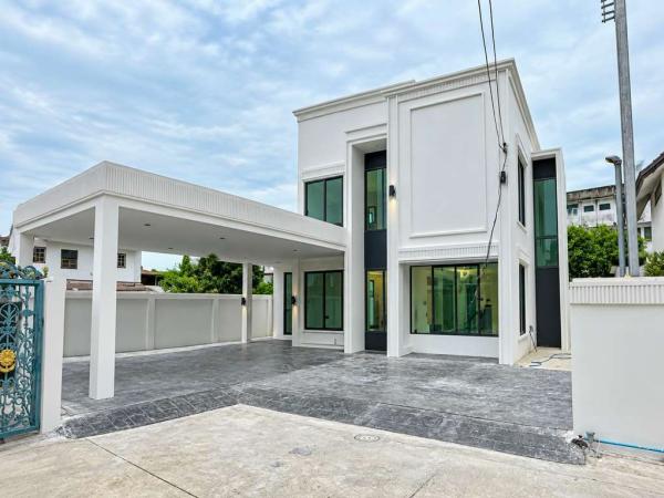 Renovated detached house in the heart of Ratchayothin intersection. / 4 Bedrooms (FOR SALE) PALR004