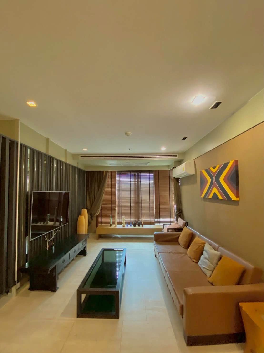 For Rent 3 Bedroom 3 Bathroom Residence at Citi Smart Sukhumvit 18, 250 m to BTS Asoke & MRT Sukhumvit. THB 60,000/ Month
