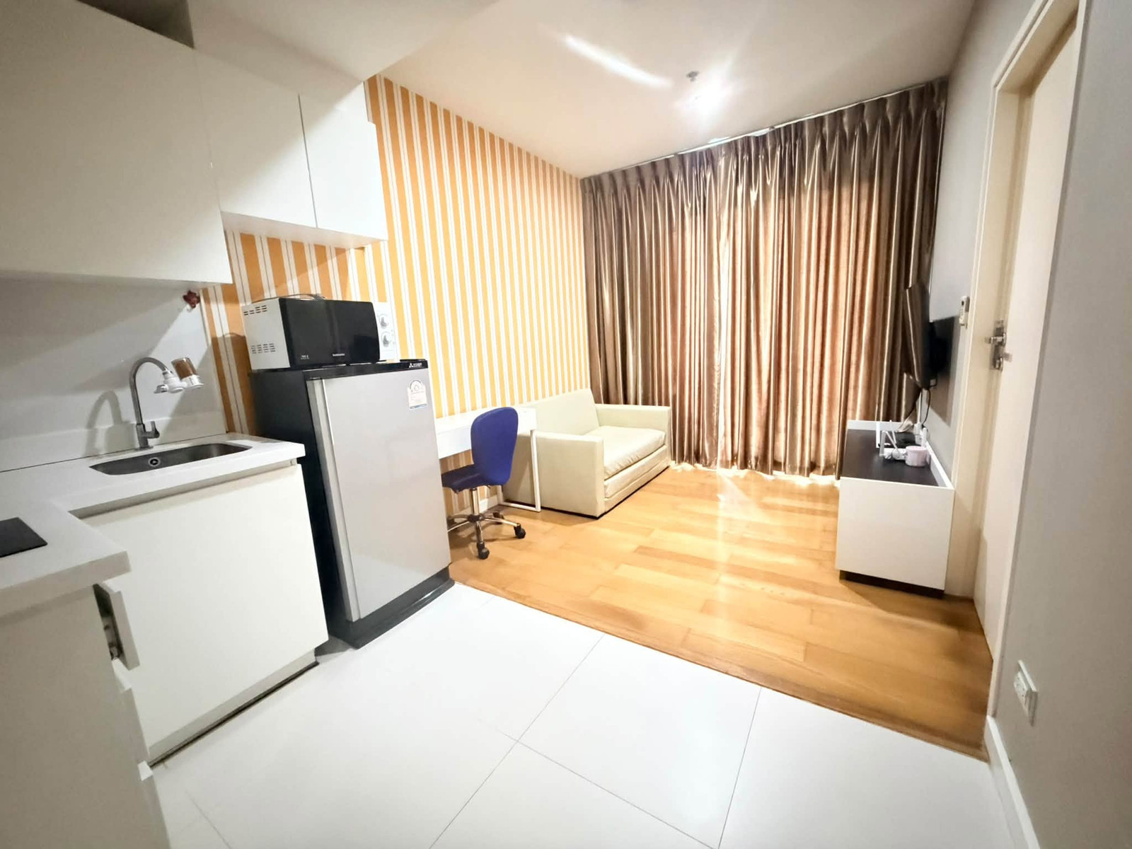 🟢 ให้เช่าคอนโด High-Rise คอนโดเลท ไอซ์ ราชเทวี (Condolet Ize Ratchathewi) โปรโมชันพิเศษช่วยน้ำท่วม ตกแต่งครบพร้อมเข้าอยู่อาศัย 🟢 ให้เช่าคอนโด High-Rise คอนโดเลท ไอซ์ ราชเทวี (Condolet Ize Ratchathewi) โปรโมชันพิเศษช่วยน้ำท่วม ตกแต่งครบพร้อมเข้าอยู่อาศัย
