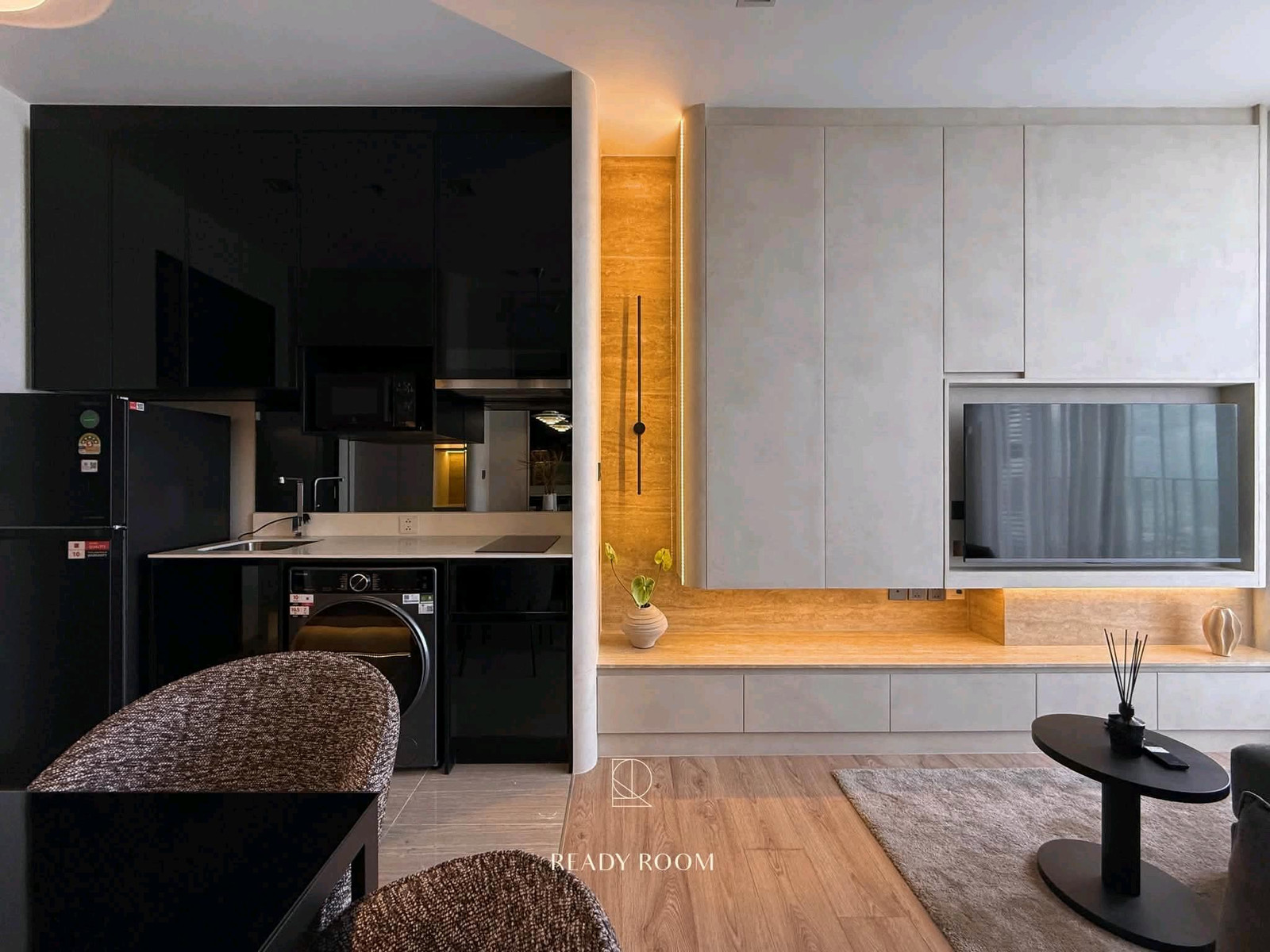 For rent: Noble Around Ari (35 sq m.), high floor, 35th floor, east side, walk 80 meters to BTS Ari! Beautifully decorated and ready to move in