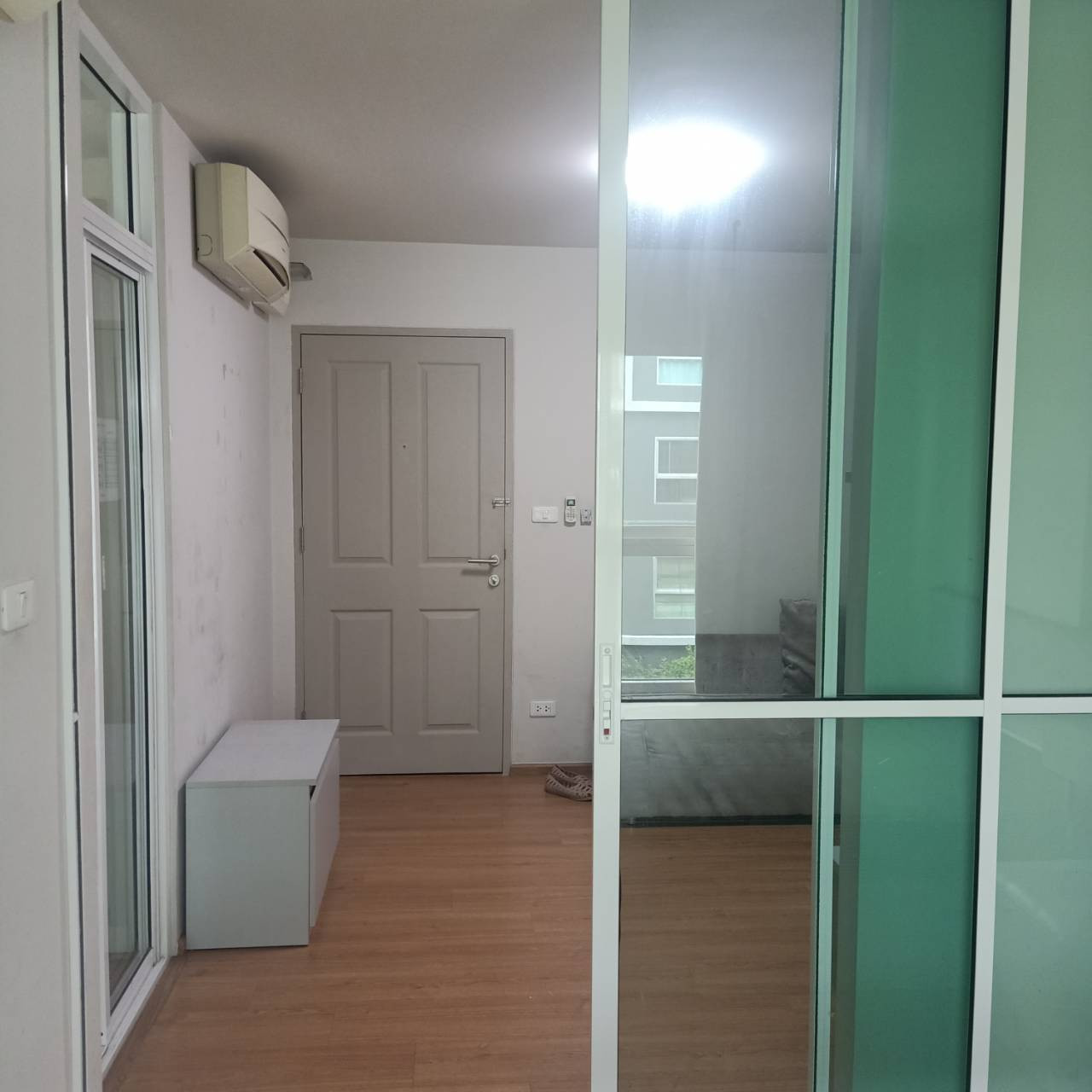 ขาย (พร้อมผู้เช่า) D condo Ramkhamhaeng (ดีคอนโด รามคำแหง) ➡️ 1 ห้องนอน 1 ห้องน้ำ ชั้น 4 ➡️ ห้องขนาด 29 ตร.ม. พร้อมเฟอร์นิเจอร์ ** อาคาร A ใกล้ 7/11  ขาย 1,750,000 บาท  🔥🔥 ราคาคุยกันได้ – รูปที่ 2