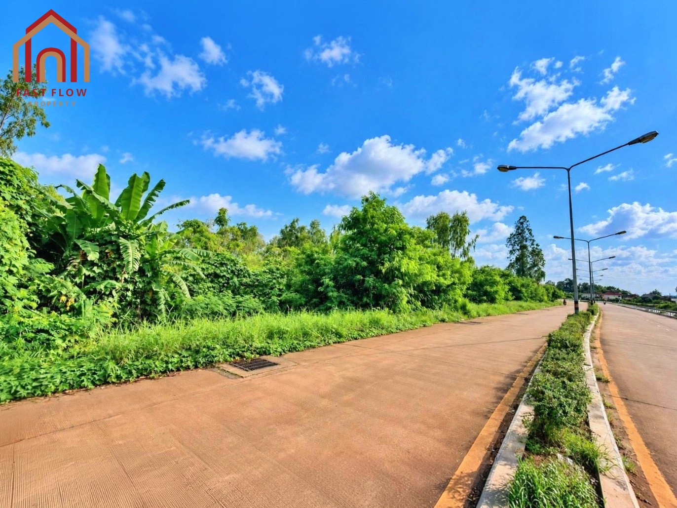 Land for sale: 8 Rai 25 Sq. Wah. Located near Uttaradit Rajabhat University, Municipal Market 5, Injaimee Road, and the Khlong Pho Canal Road. Frontage of approximately 84 meters. Near Sila-at Railway Station. – รูปที่ 3