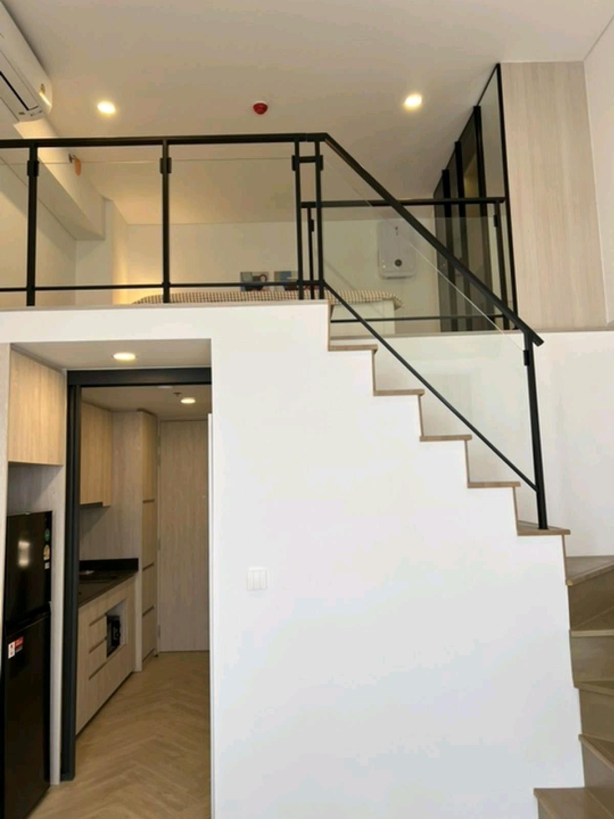 💯Urgent sale Siamese Rama9, Building C, 23rd floor, title deed ready to transfer, Duplex type. 💯Urgent sale Siamese Rama9, Building C, 23rd floor, title deed ready to transfer, Duplex type.