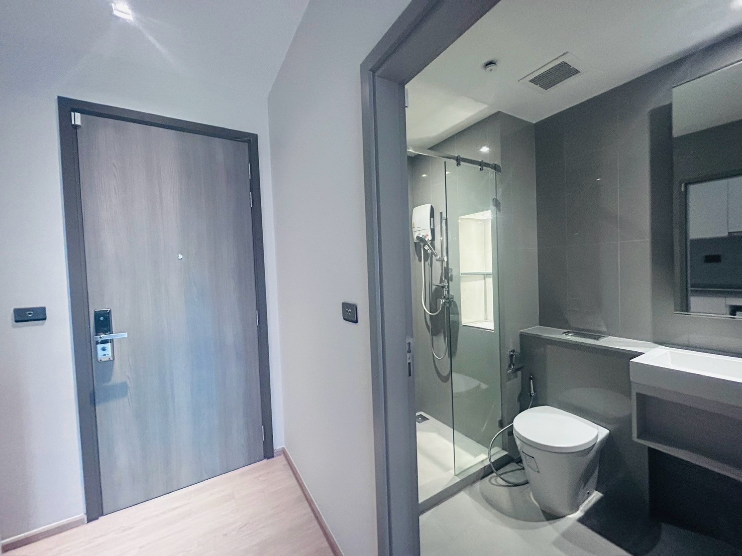 Condo for rent, Whizdom Station Ratchada Tha Phra.