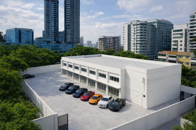 800m Bangkok Christian Sch. Sathorn almost half Rai 160sq.wah. BTS Surasak 189m Showrooms 4Beds 4Baths Area 160 sq wa equal to 822 sq m