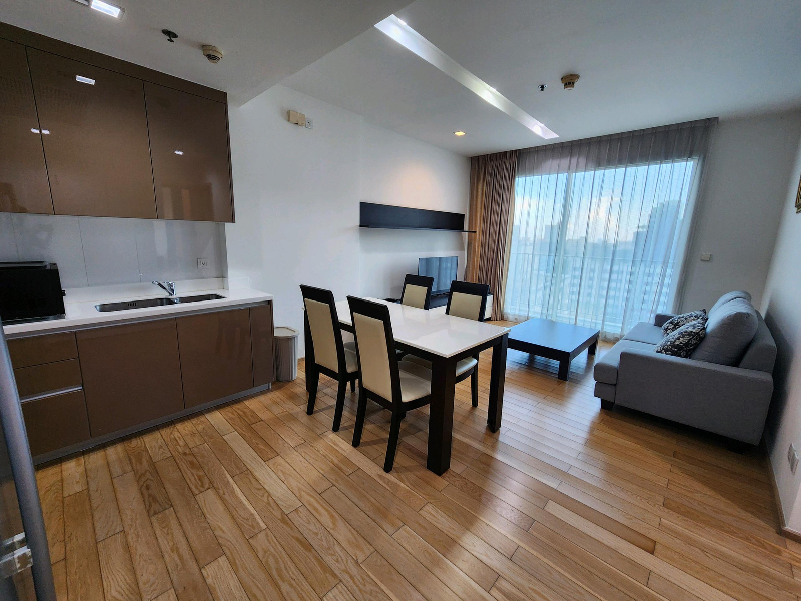 🔥 Rare Unit! For rent Siri at Sukhumvit (Siri at Sukhumvit) 2 Bed 2Bath 70 Sqm. View of large swimming pool. Thonglor location at the best price! only 45k – รูปที่ 4