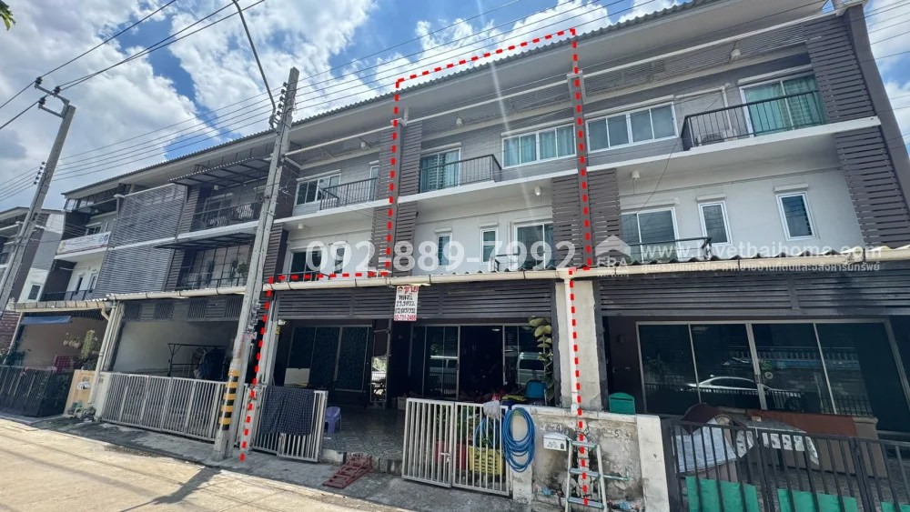 ขายทาวน์โฮม 3 ชั้น ซอยนวมินทร์ 45 หมู่บ้านศรีนวมินทร์ 2 หลังใหญ่ ทำเลทอง! พื้นที่ 29.9 ตรว. สภาพดี พร้อมเข้าอยู่ ทำเลดี ใกล้เดอะมอลล์ บางกะปิ ราคาพิเศษเพียง 4.7 ล้านบาท เท่านั้น! – รูปที่ 2
