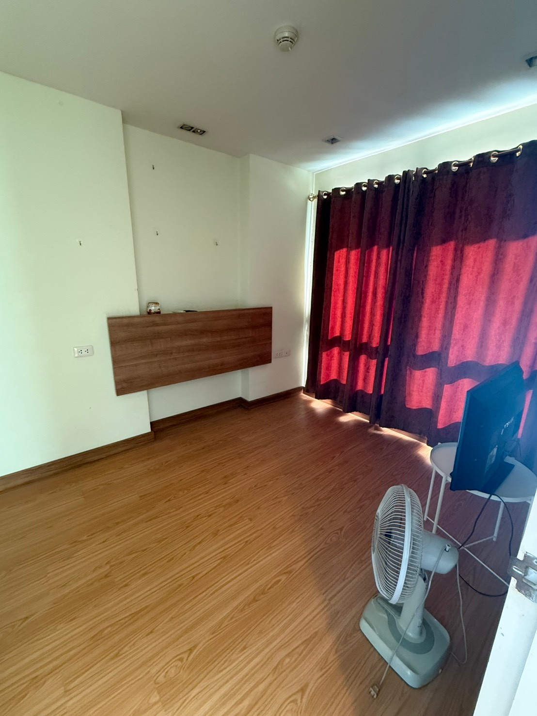Casa Condo Asoke - Dindaeng empty room