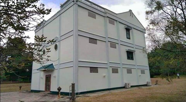 Cheap land for sale with 3-story detached house, Nong Nam Daeng, Pak Chong, 2-2-92 rai, next to the road on 2 sides, already filled. Cheap land for sale with 3-story detached house, Nong Nam Daeng, Pak Chong, 2-2-92 rai, next to the road on 2 sides, already filled.