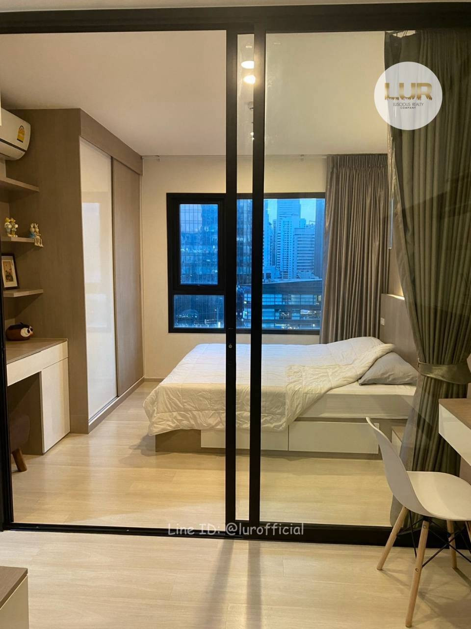 Condo for rent, good location, near MRT Phetchaburi, balcony with Asoke view | Life Asoke Condo for rent, good location, near MRT Phetchaburi, balcony with Asoke view | Life Asoke