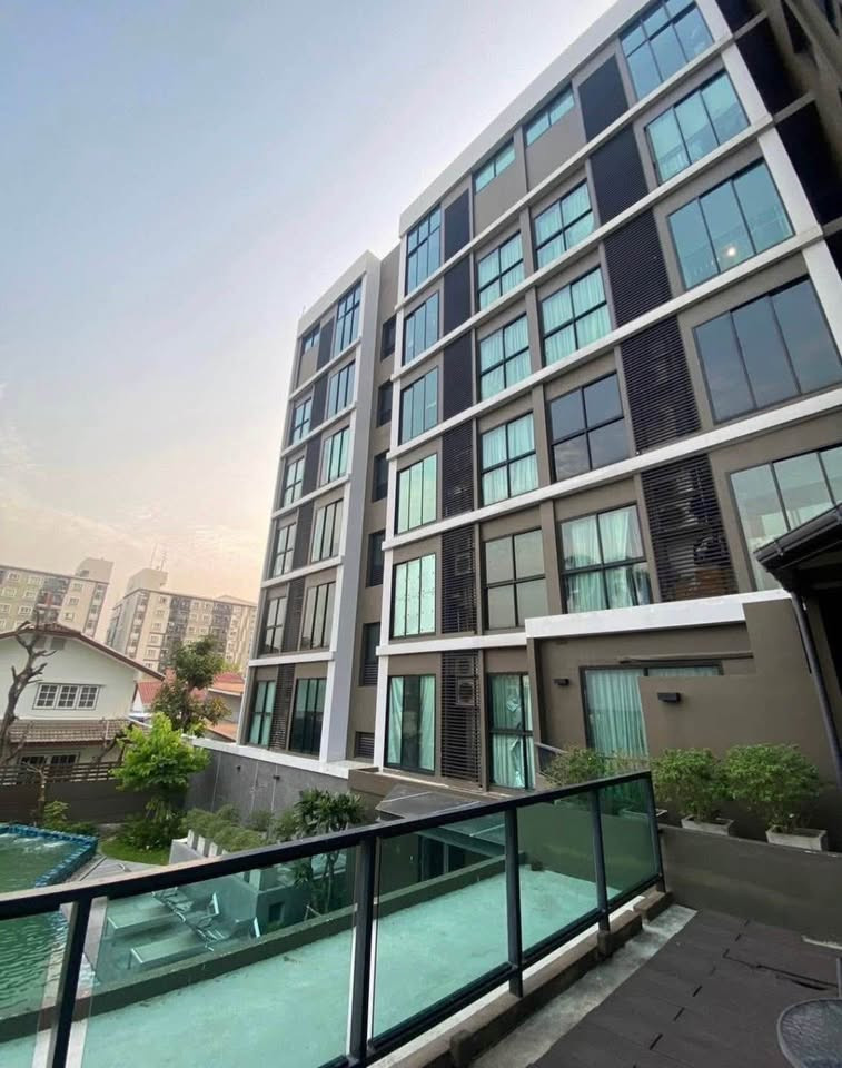 🔥 ขายด่วน 🔥 Living Nest ลาดพร้าว 44 ห้องวิวสระว่ายน้ำ | เฟอร์ฯ+เครื่องใช้ไฟฟ้าครบ |ใกล้ BTS สถานีภาวนา - ใกล้ MRT สถานีลาดพร้าว