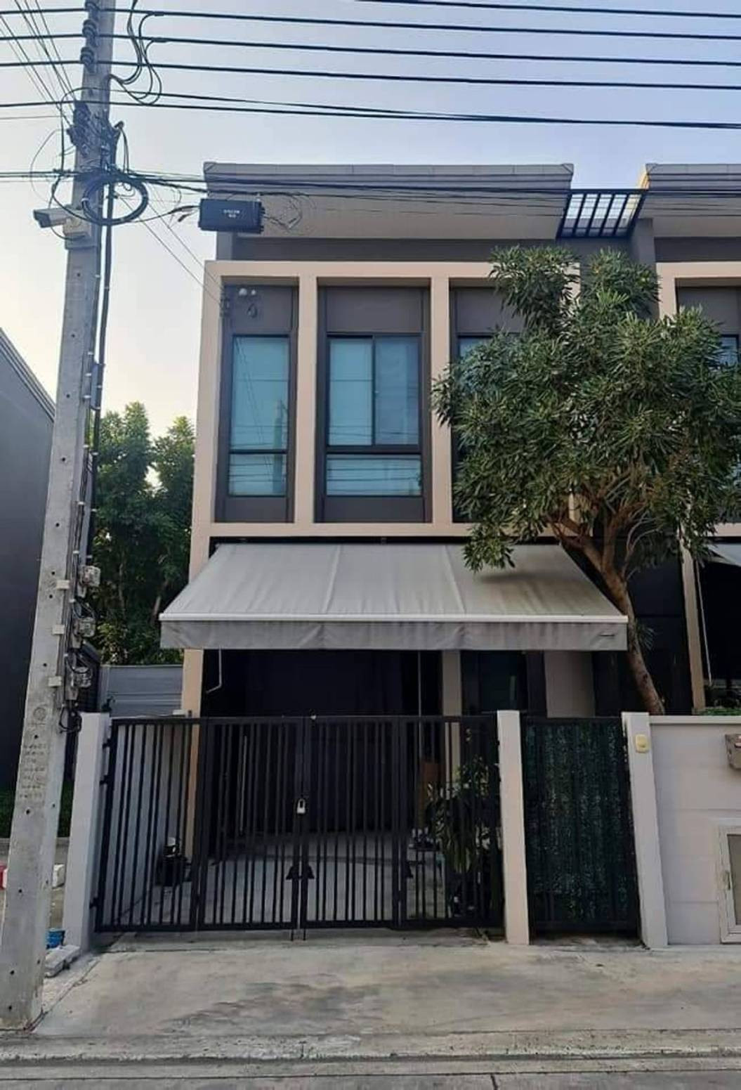 Townhome for rent, Pleno Sukhumvit - Bangna, near Mega Bangna, only 5 minutes. Townhome for rent, Pleno Sukhumvit - Bangna, near Mega Bangna, only 5 minutes.