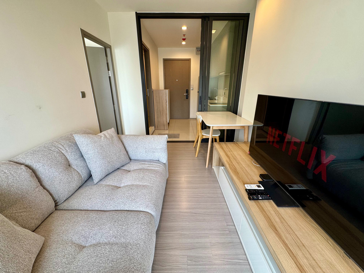 PFD-09228 Condo for sell Life Asoke Hype : Beautifully decorated unit with an unobstructed view. PFD-09228 Condo for sell Life Asoke Hype : Beautifully decorated unit with an unobstructed view.