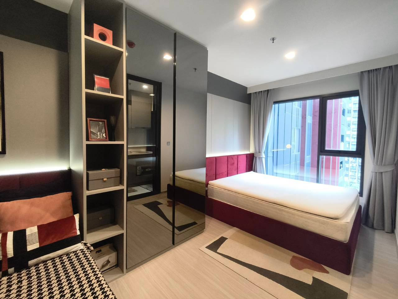 PFD-09148 Condo for rent Life Asoke Hype : Modern-style, ready-to-move-in.