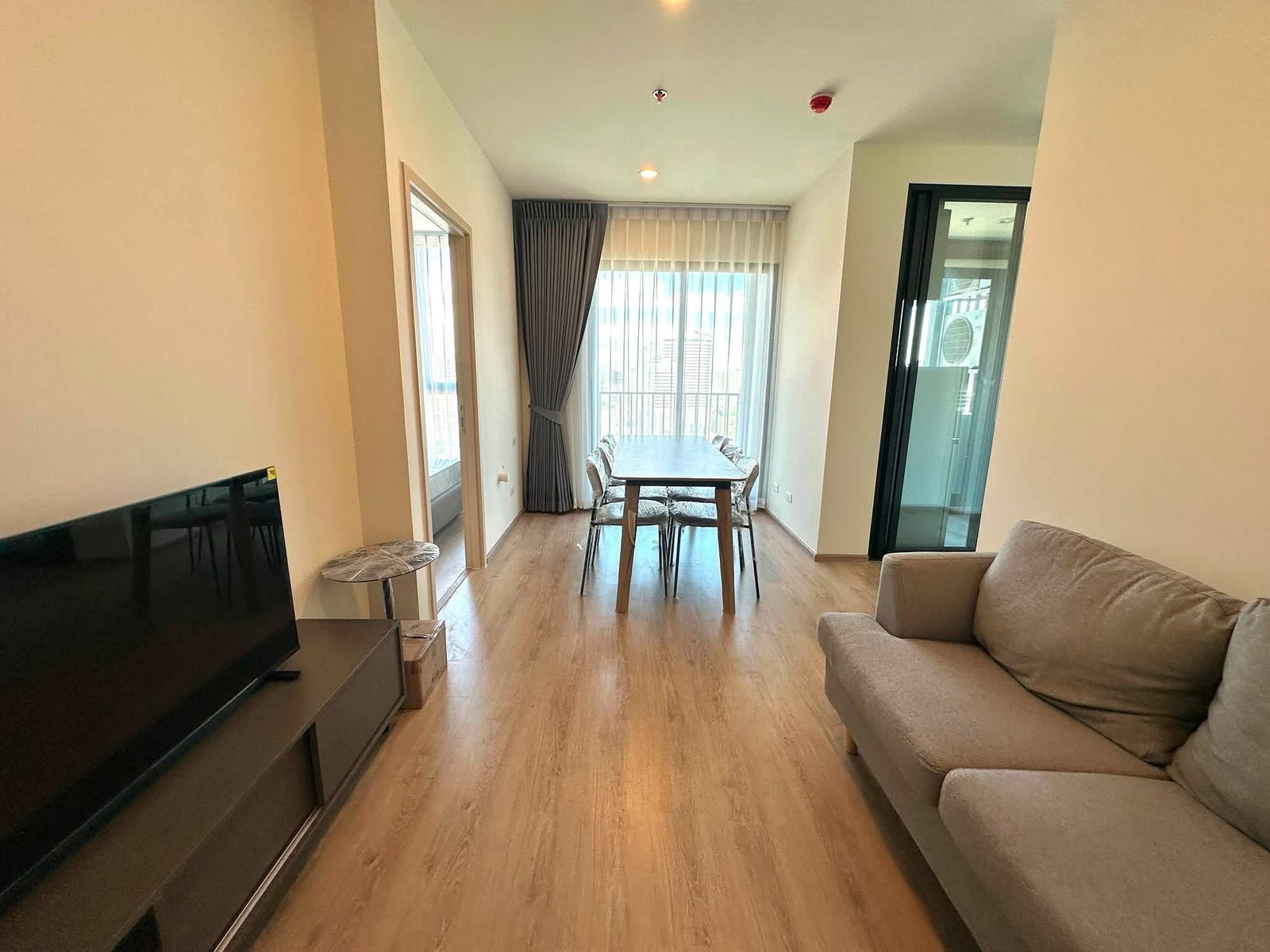 FOR RENT/SALE NUE District Rama 9 | New modern condo , Only 300 m to MRT Rama9