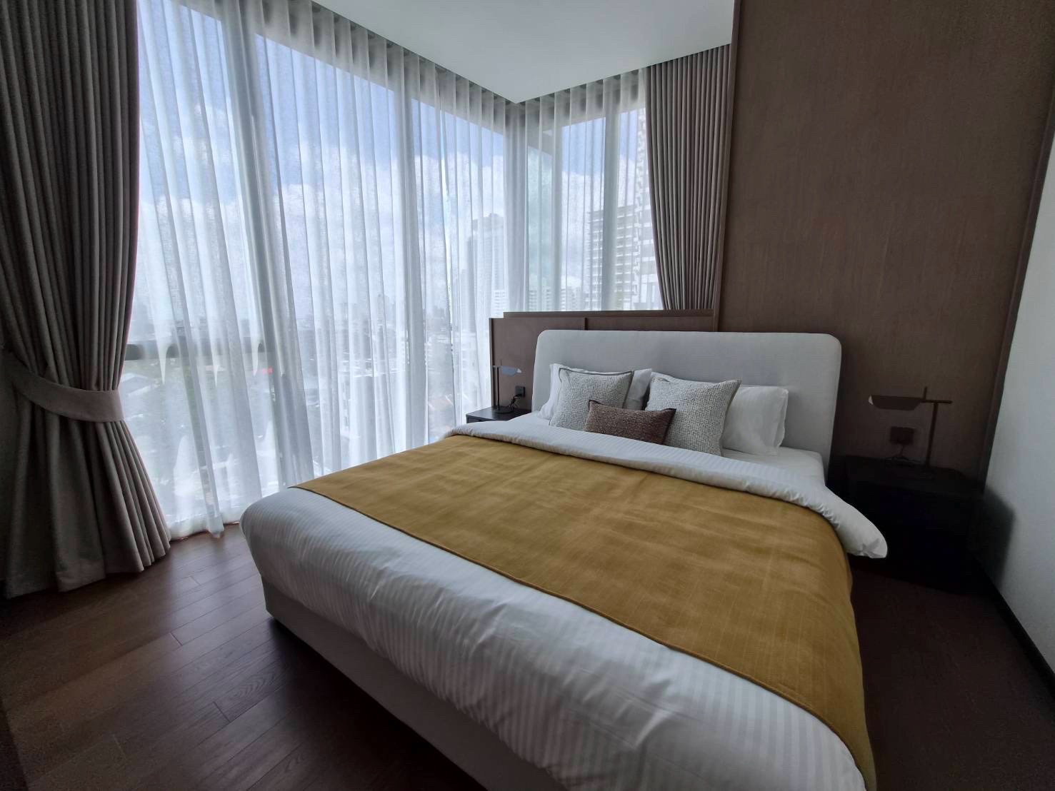 AESTIQ for rent 1 bed with private lift ( New unit)