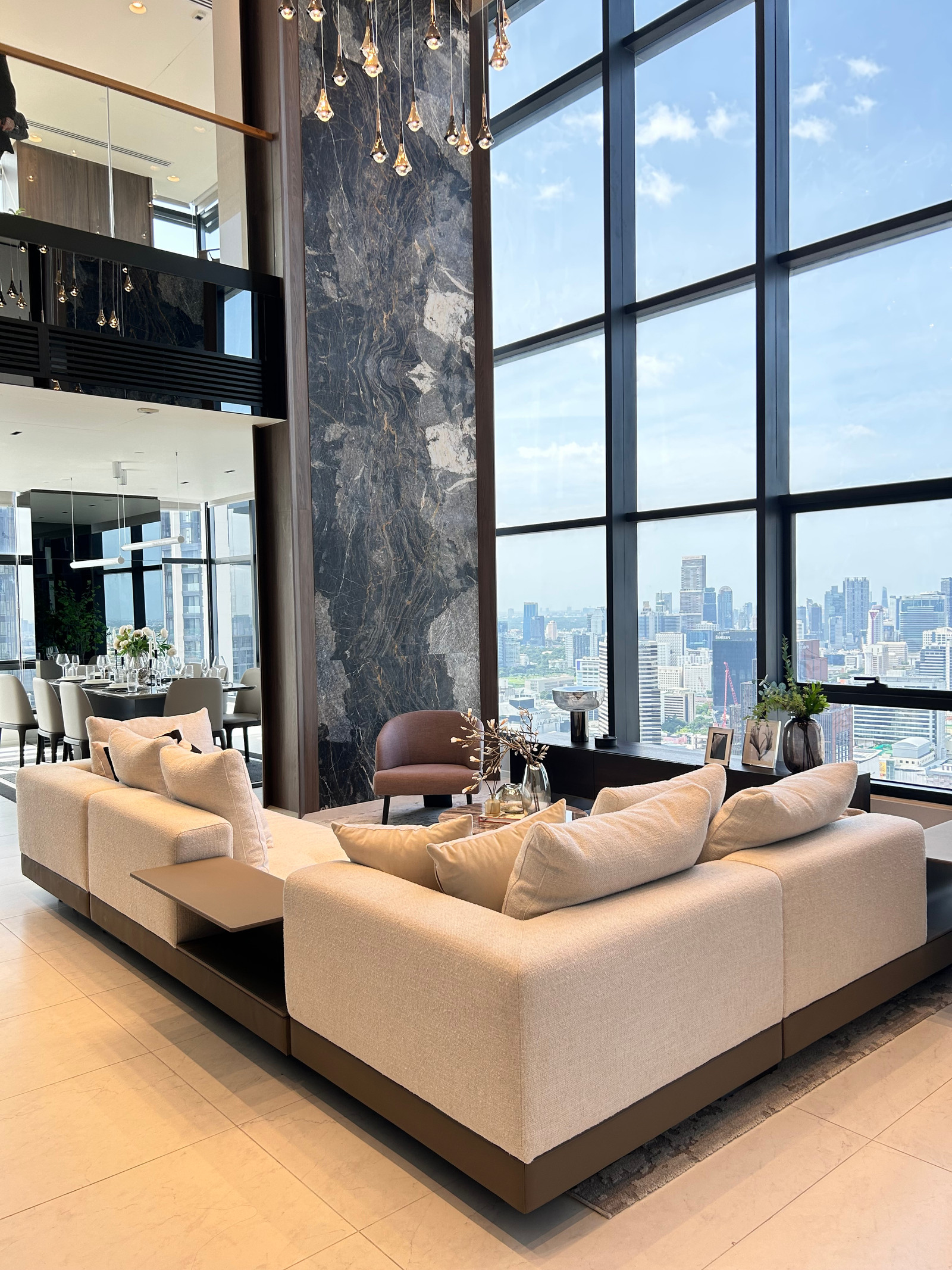 CONNER Ratchathewi Luxury Residence Condo in the heart of Ratchathewi. CONNER Ratchathewi Luxury Residence Condo in the heart of Ratchathewi.