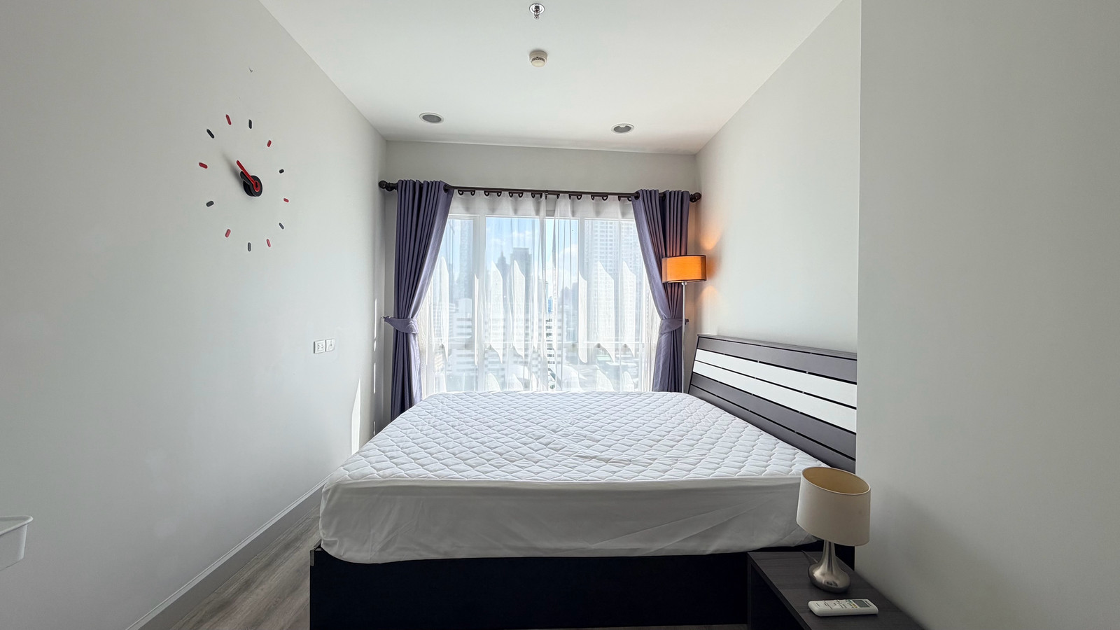 A room like this doesnt come around often — its now available for rent. Hurry and contact us! – รูปที่ 2