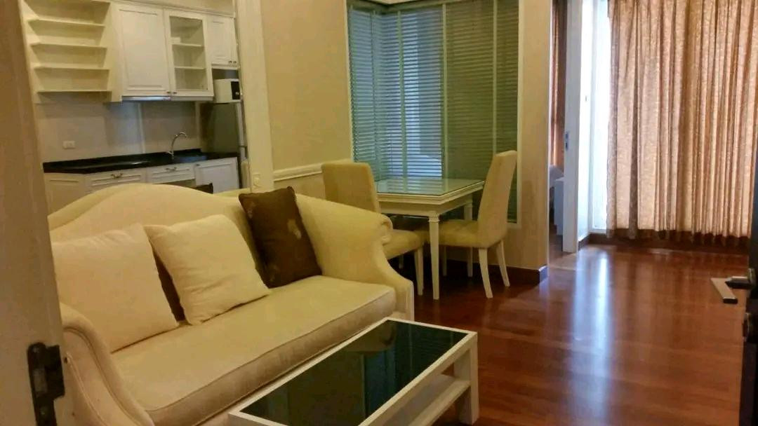 69 09 835 selling IVY SATHORN 10