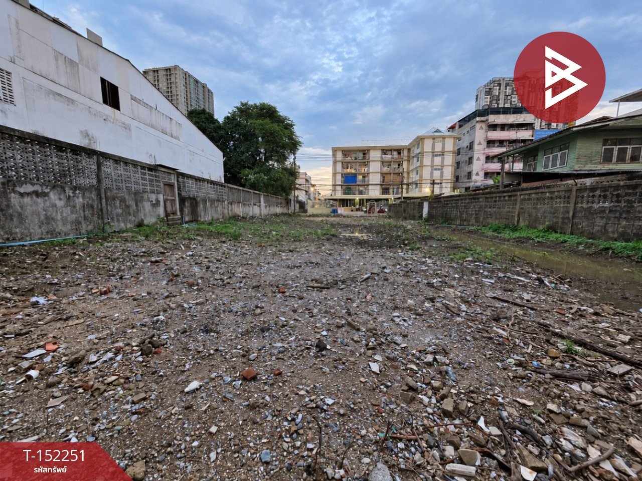 Land for rent, area 2 ngan 4 sq m, Thonburi, Bangkok Land for rent, area 2 ngan 4 sq m, Thonburi, Bangkok