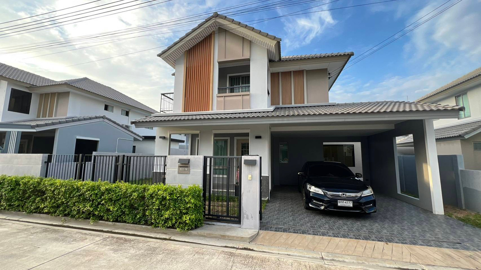 [🔥 HOT DEAL! 🔥] Single house for sale, first hand, perfect condition, decorated with Japandi built-ins throughout - ready to move in immediately!