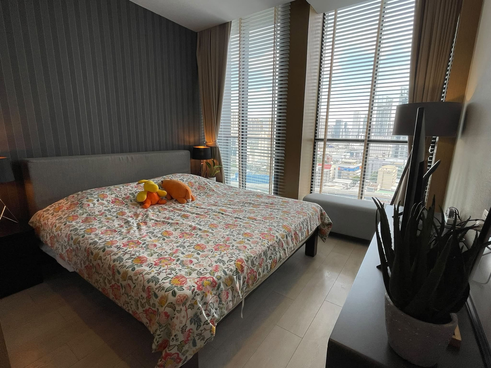 Condo for Rent: Noble Ploenchit - 2 Bedrooms, 2 Bathrooms - 71 sq.m. - Rent 70,000 THB/month [JZr2610002] 