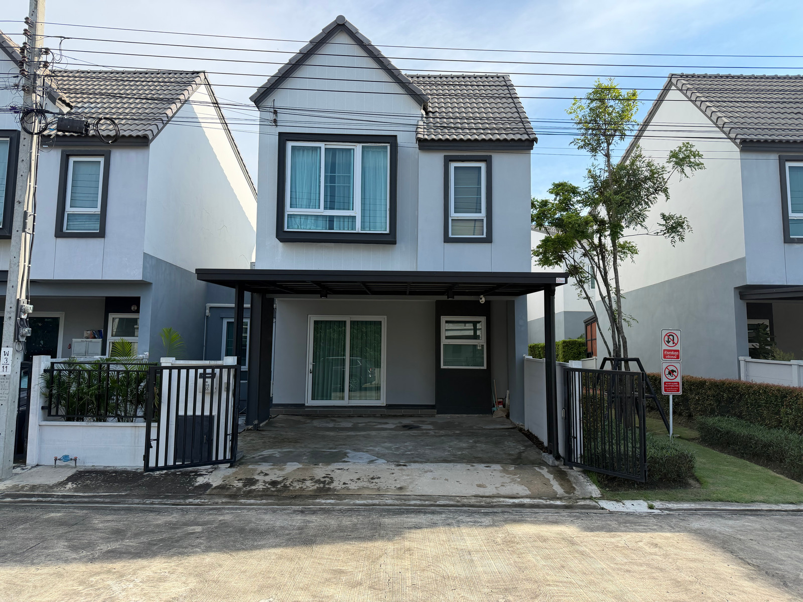 บ้านแฝด ทาวน์โฮม หลังมุม ติดสวน ส่วนกลางจัดเต็ม โครงการ Sense Bangna-Suvarnabhumi 4 ห้องนอน 3 ห้องน้ำ 1 ห้องนั่งเล่น 2 ที่จอดรถ ตกแต่งครบ พร้อมเข้าอยู่ เฟอร์นิเจอร์ครบ แอร์ 5 ตัว เครื่องทำน้ำอุ่น 3 ตัว ทำเลดี ติดสนามบิน ใกล้ห้าง เงียบสงบ บ้านแฝด ทาวน์โฮม หลังมุม ติดสวน ส่วนกลางจัดเต็ม โครงการ Sense Bangna-Suvarnabhumi 4 ห้องนอน 3 ห้องน้ำ 1 ห้องนั่งเล่น 2 ที่จอดรถ ตกแต่งครบ พร้อมเข้าอยู่ เฟอร์นิเจอร์ครบ แอร์ 5 ตัว เครื่องทำน้ำอุ่น 3 ตัว ทำเลดี ติดสนามบิน ใกล้ห้าง เงียบสงบ