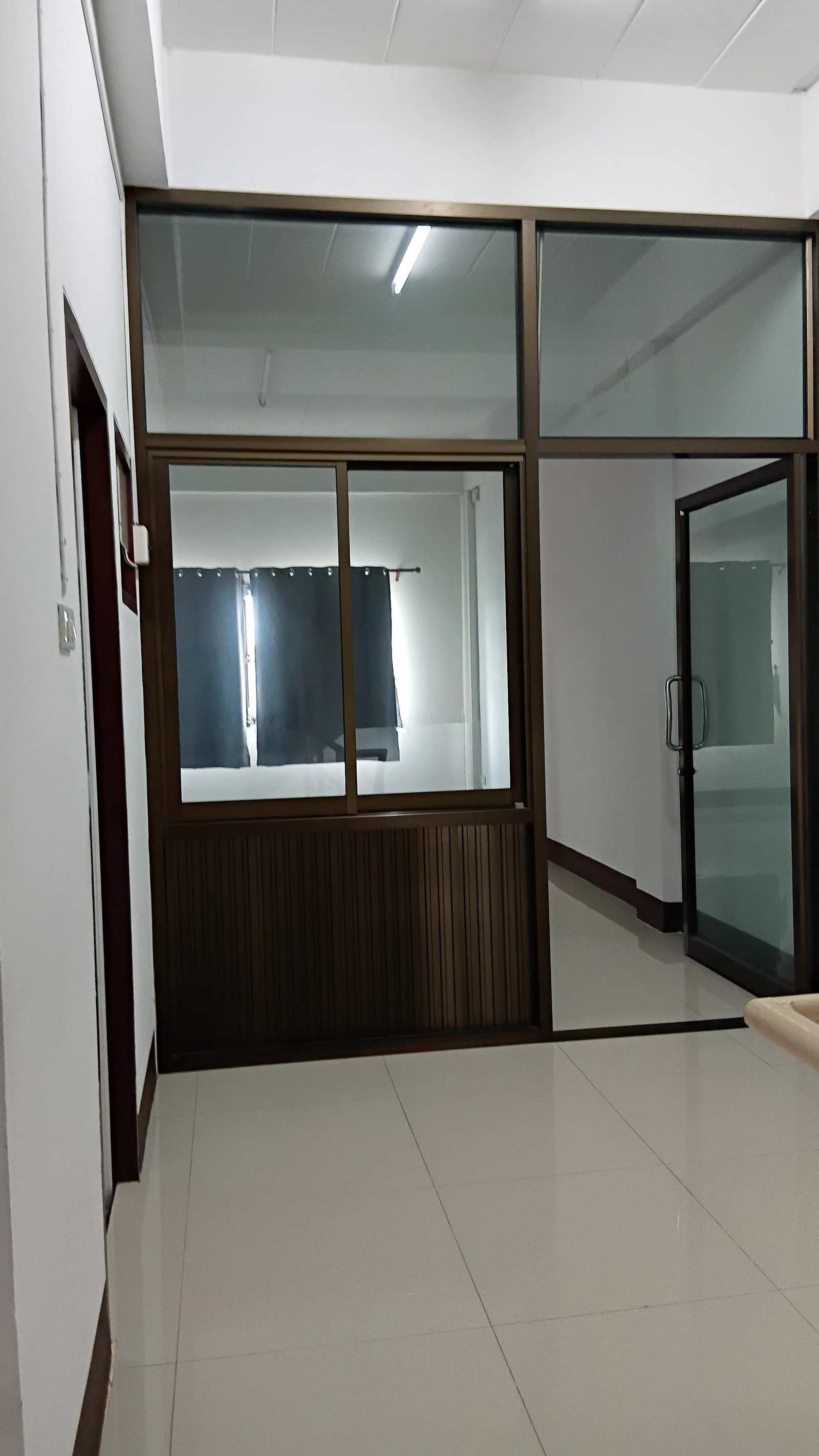 3-story commercial building, new condition, clean. Next to Likhit Chiwan Intersection, Central Road – รูปที่ 4