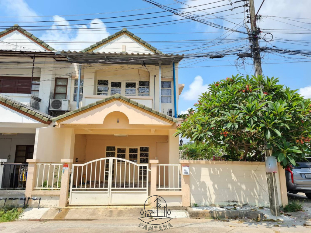 Corner townhouse for sale, Ploenjai 2, Rayong, only 1.9 million, get a 3-bedroom house in a central location. The village is safe. There are many ways to enter and exit. Corner townhouse for sale, Ploenjai 2, Rayong, only 1.9 million, get a 3-bedroom house in a central location. The village is safe. There are many ways to enter and exit.
