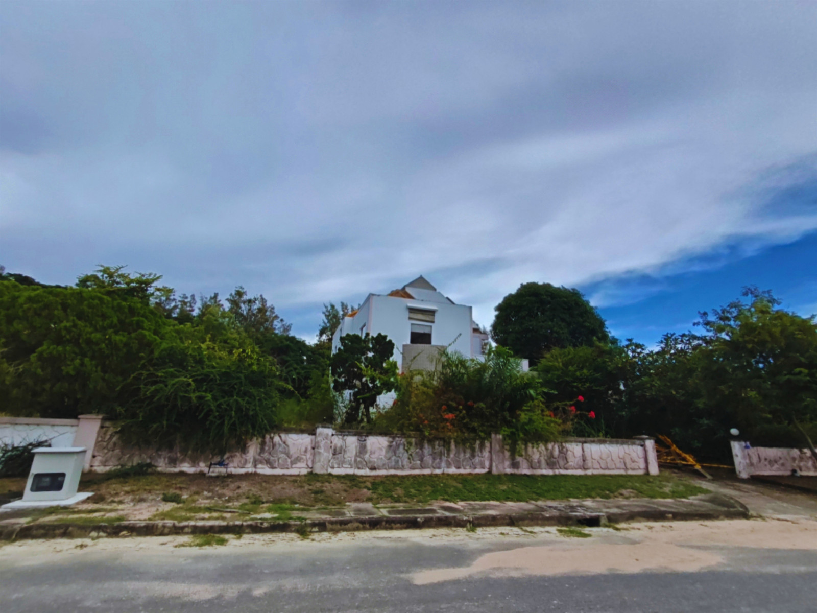 A Rare Opportunity to Own Golf Front Land at Eastern Star Village, Ban Chang, Rayong — 2.16 Rai with Fairway and Lake Views 