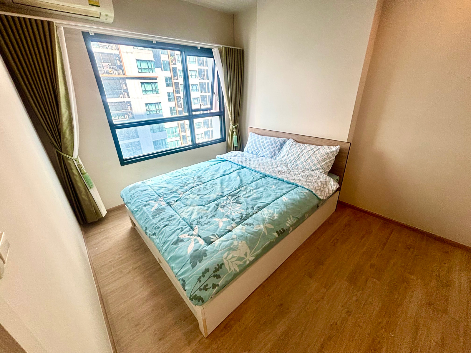 For urgent rent, Essence Condo, next to Central Khon Kaen.