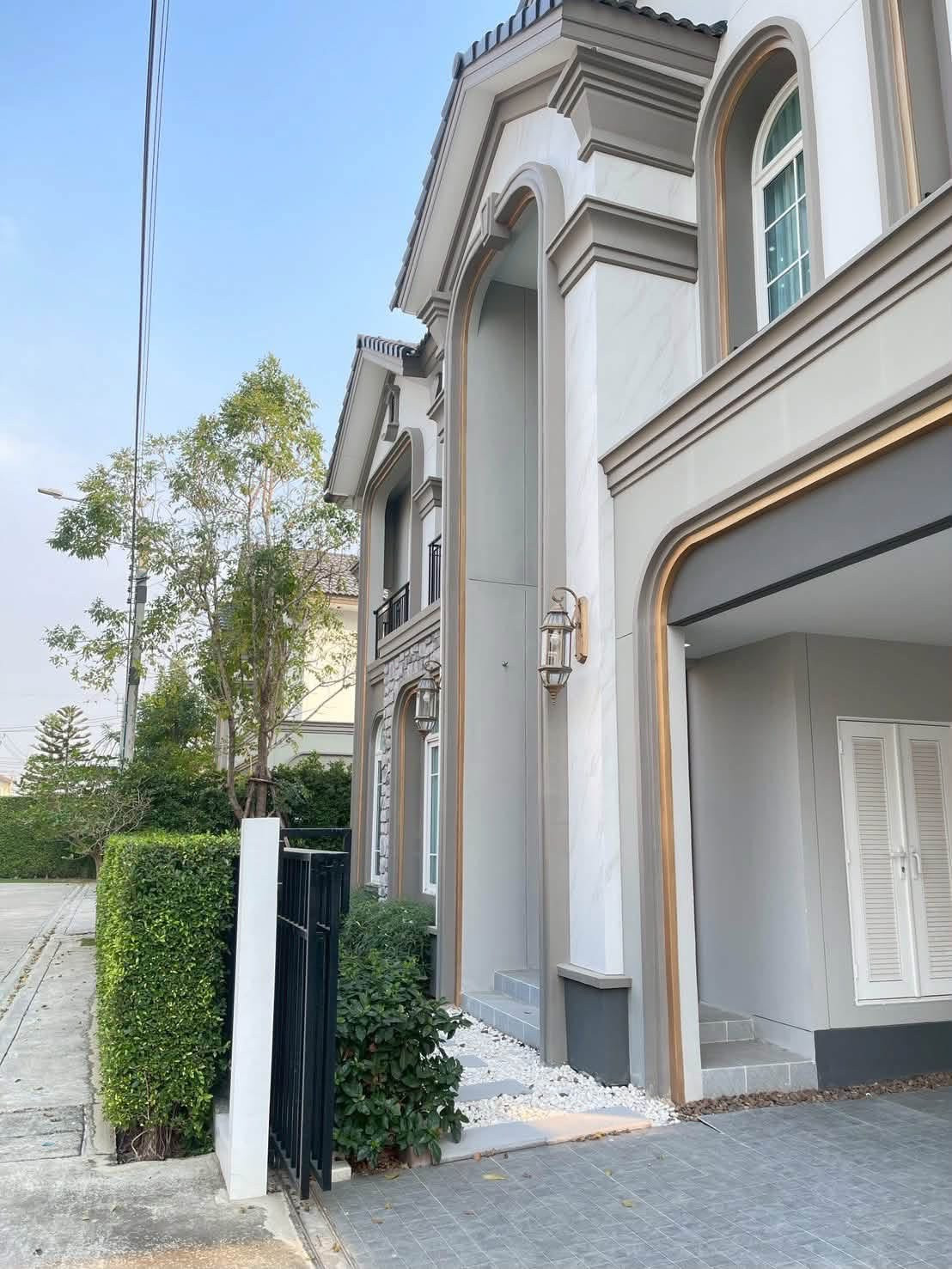 🏡 GRANDIO BANGNA KM.5 | Classic Modern Style – รูปที่ 3