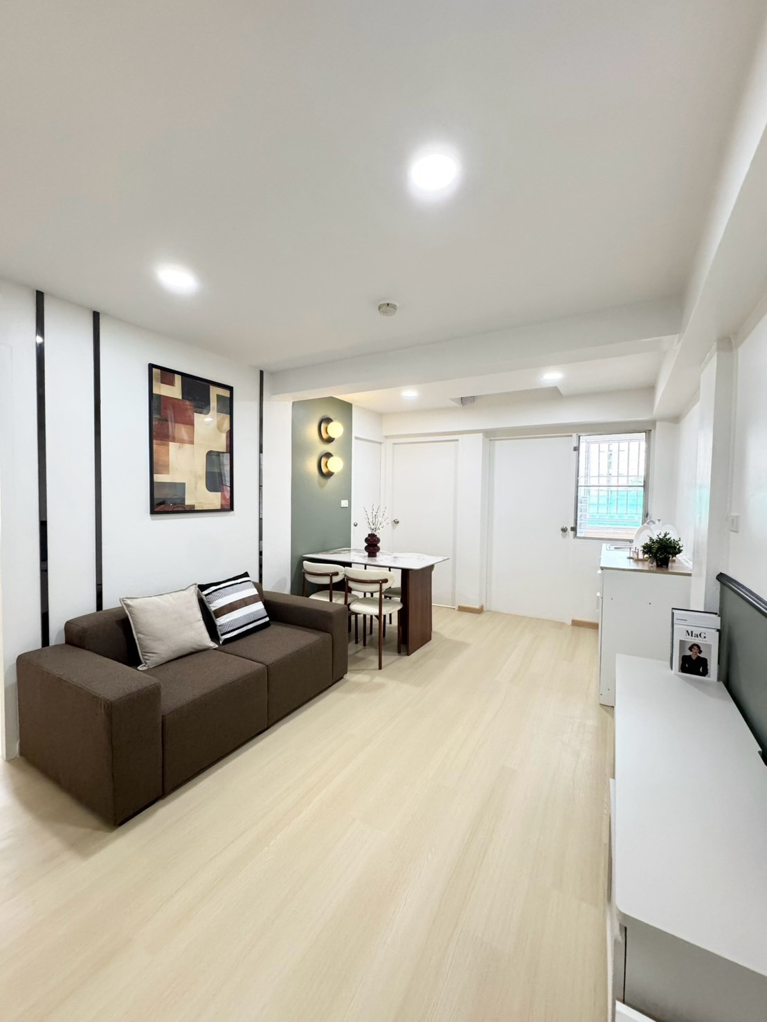 K-7217🔥🔥 Condo near MRT Phahon Yothin and Lat Phrao stations, newly decorated, large room, for sale!! Century Park Condo ready to move in