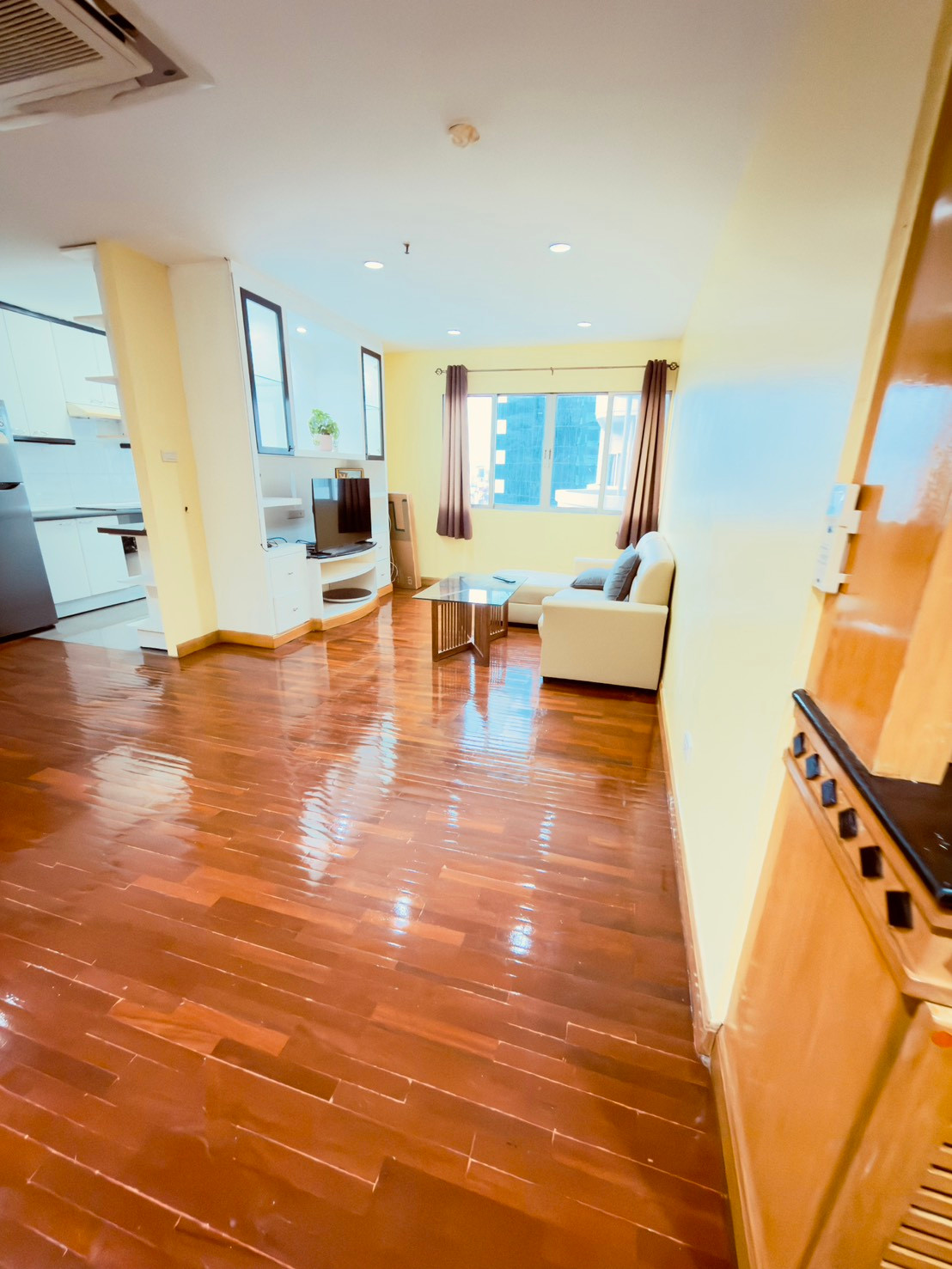 One bed ห้องใหญ่มาก 🐱🐶 Petfriendly ถนนวิทยุ 📢 Line : @085pucam / 0627941024 🥳 YKP Rental Condo One bed ห้องใหญ่มาก 🐱🐶 Petfriendly ถนนวิทยุ 📢 Line : @085pucam / 0627941024 🥳 YKP Rental Condo