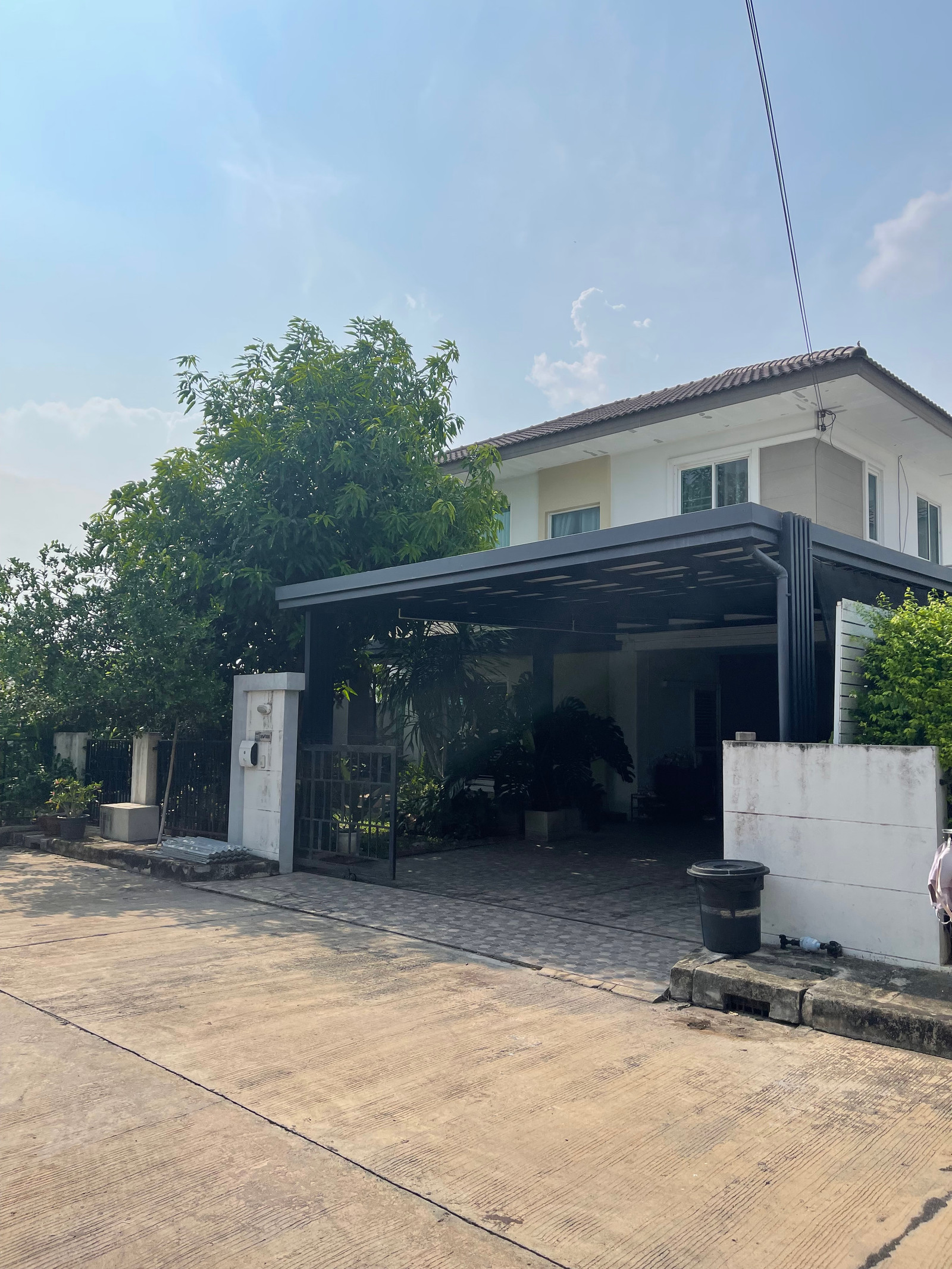 Urgent sale, detached house, Pandara Village 2, Saraburi, Type B, house on the edge of the house, shady atmosphere, private, with view of green rice fields 🌾