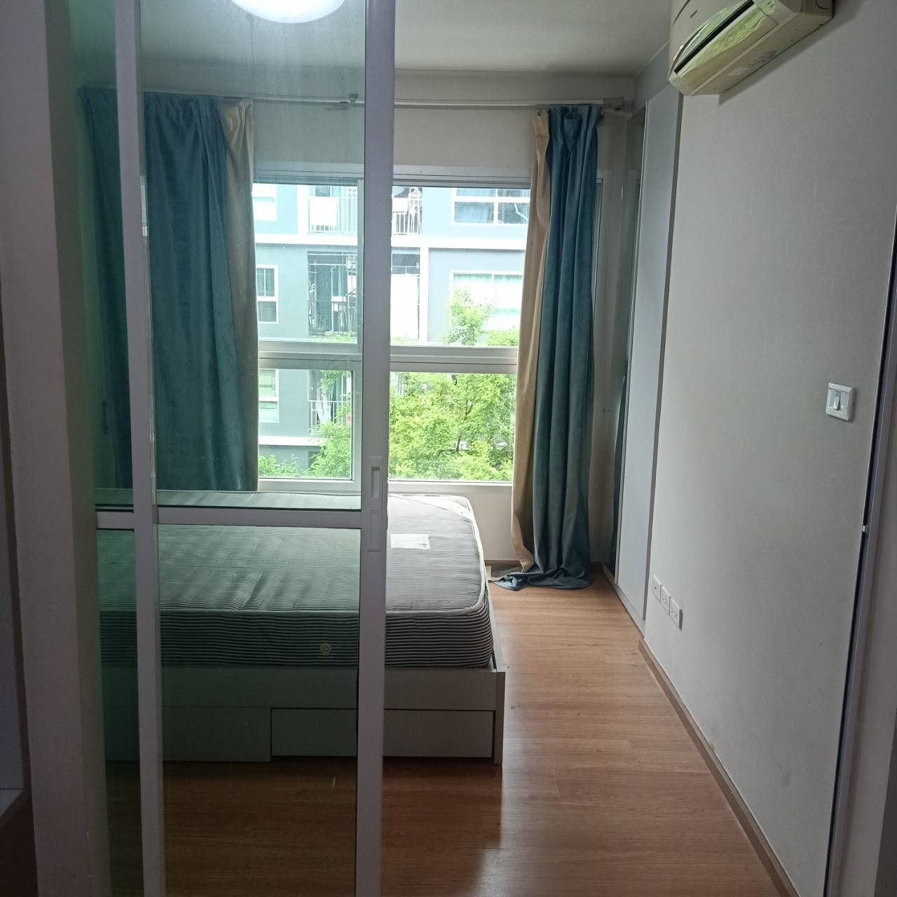 ขาย (พร้อมผู้เช่า) D condo Ramkhamhaeng (ดีคอนโด รามคำแหง) ➡️ 1 ห้องนอน 1 ห้องน้ำ ชั้น 4 ➡️ ห้องขนาด 29 ตร.ม. พร้อมเฟอร์นิเจอร์ ** อาคาร A ใกล้ 7/11 ขาย 1,750,000 บาท 🔥🔥 ราคาคุยกันได้ ขาย (พร้อมผู้เช่า) D condo Ramkhamhaeng (ดีคอนโด รามคำแหง) ➡️ 1 ห้องนอน 1 ห้องน้ำ ชั้น 4 ➡️ ห้องขนาด 29 ตร.ม. พร้อมเฟอร์นิเจอร์ ** อาคาร A ใกล้ 7/11 ขาย 1,750,000 บาท 🔥🔥 ราคาคุยกันได้